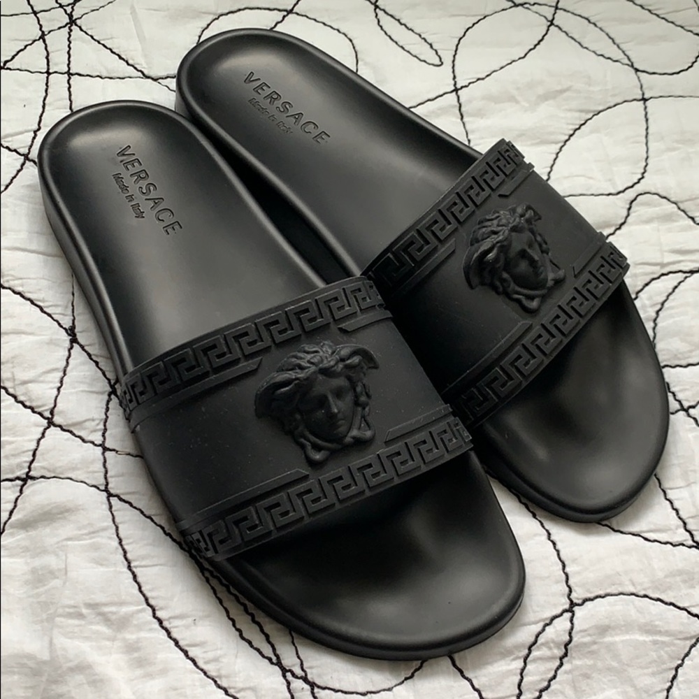 Versace mens Palazzo black slides